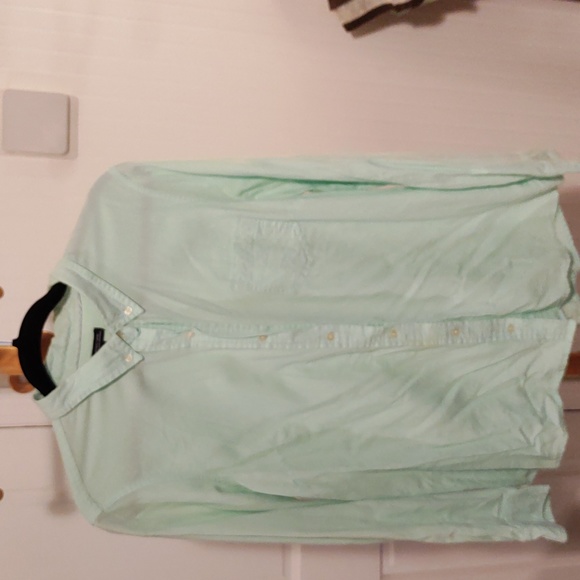 Gap button down in green - Picture 1 of 3